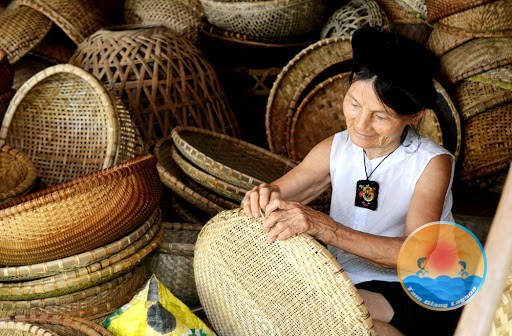 Làng đan lát Bao La
